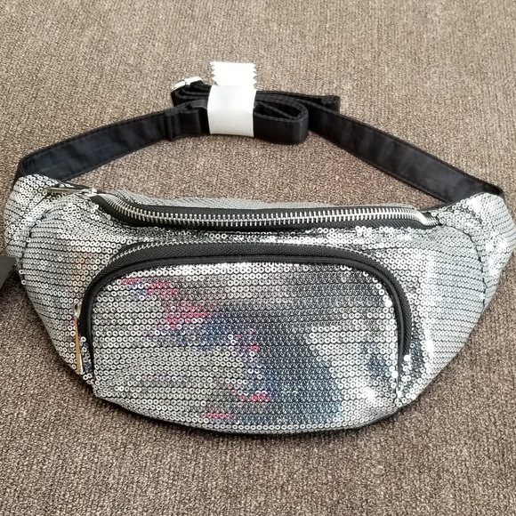 Forever 21 Accessories - NWT Forever 21 Fanny Pack